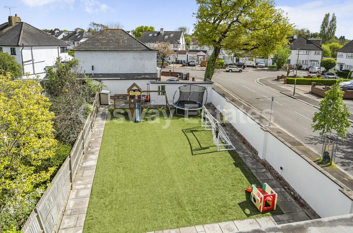 Derwent Avenue, Mill Hill
